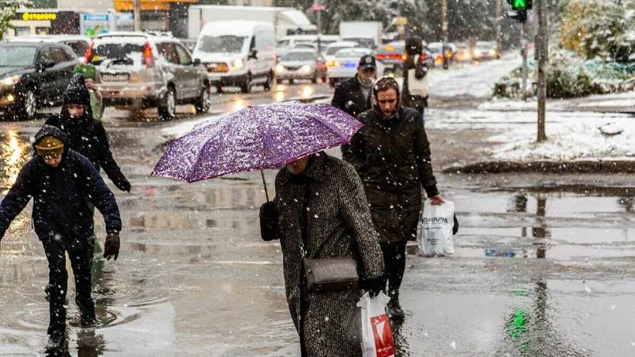 Синоптики предупредили белорусов о гололедице и "снежном покрове" до 3 сантиметров. А где ждать дожди?