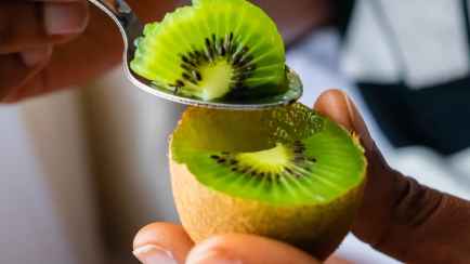 Многие белорусы неправильно едят киви? Ученые рассказали, как получить в 13 раз больше витаминов