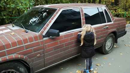 Превратятся в «кирпич»? Один из производителей пообещал с 30 ноября заблокировать «серые» авто в Беларуси