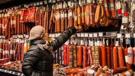 Белорусские торговые сети объявили скидки до 34% на колбасы, сардельки, сосиски и шпикачки. Где закупиться?