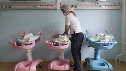 Глава Минздрава предложил давать белорусам две бесплатные попытки ЭКО