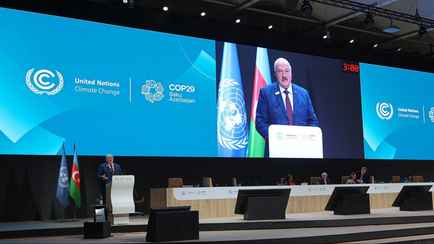 «Тот, кто должен платить, должен платить» — Лукашенко на саммите по климату потребовал отменить «всё, что мешает торговле»