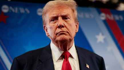 «Мы нация должников» — Трамп пообещал всемирную торговую войну. Коснется ли «тарифное цунами» Беларуси и что будет с курсом доллара?