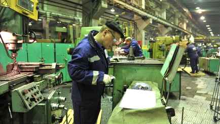 Кому из белорусов заплатят за 5 дней, если те отработали лишь 4? В Минтруда объяснили, кто может претендовать на «сокращёнку»