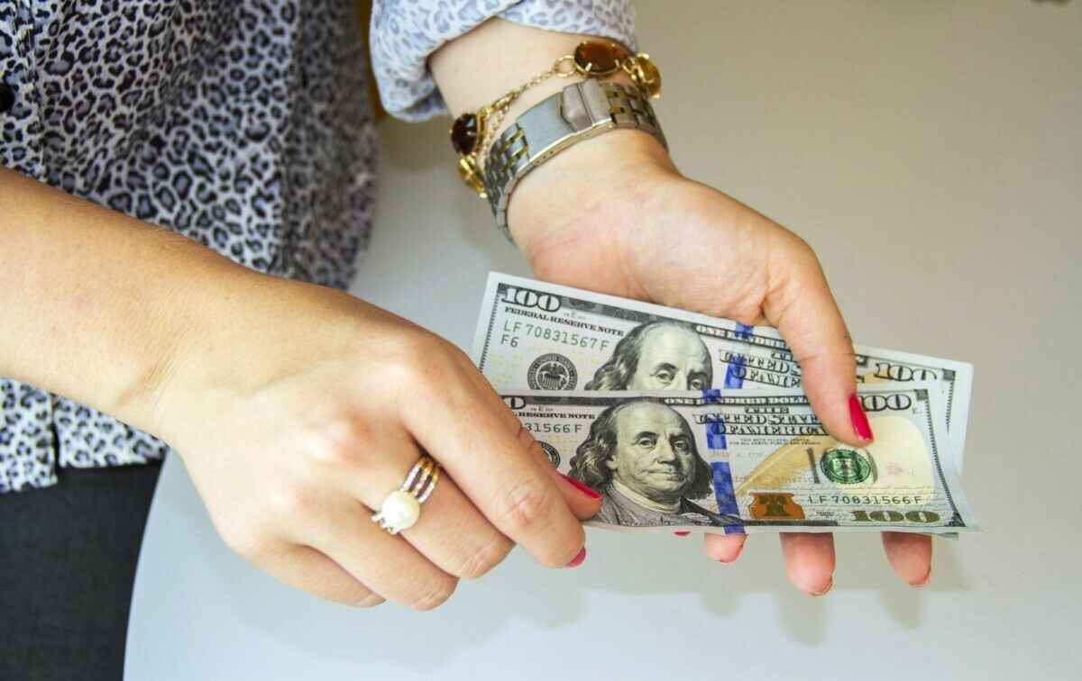 Доллар в Беларуси вырос на 1,49%, а российский рубль упал на 0,66%. Сколько стоит "европеец"?