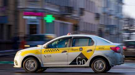 «Яндекс Go» пообещал снизить комиссию для таксистов в Беларуси. Как может отразиться на пассажирах?