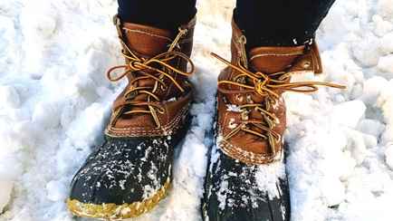 Эти 6 домашних средств избавят обувь от неприятного запаха. Вот какой зимний трюк освежит ботинки бесплатно