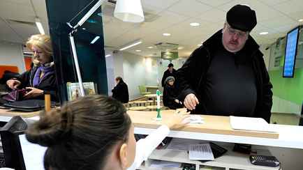 Ещё один банк Беларуси запретил пополнять счёт без предоставления паспорта