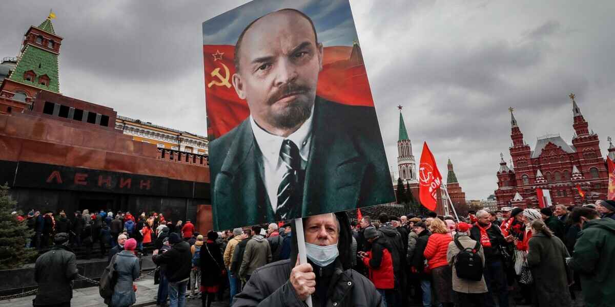 Путин отказался хоронить Ленина