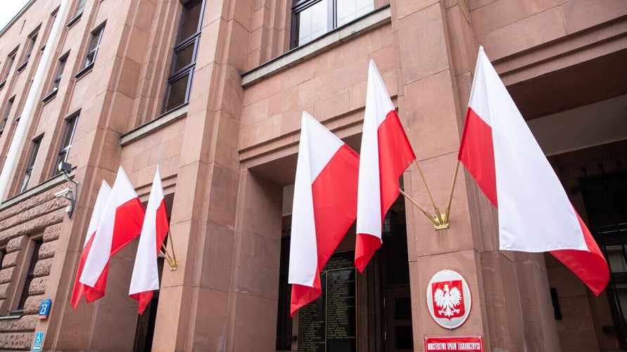 Варшава обвинила КГБ Беларуси в "агрессивных действиях" против польских дипломатов