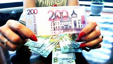 В магазине отказались разменивать крупную купюру? Белорусские юристы объяснили, законно ли это