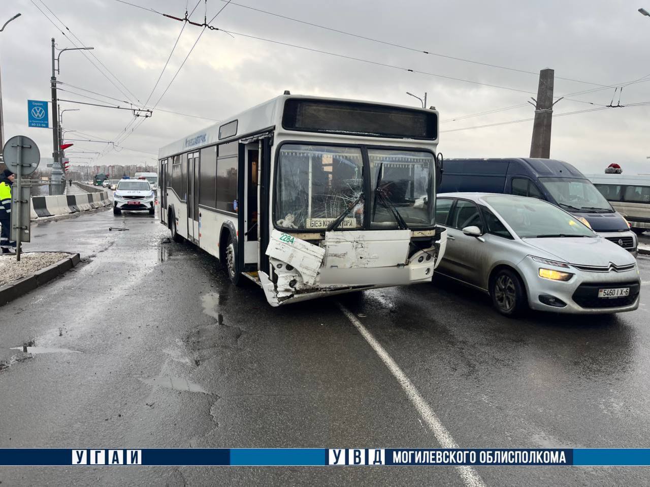 В Могилеве столкнулись маршрутка и автобус