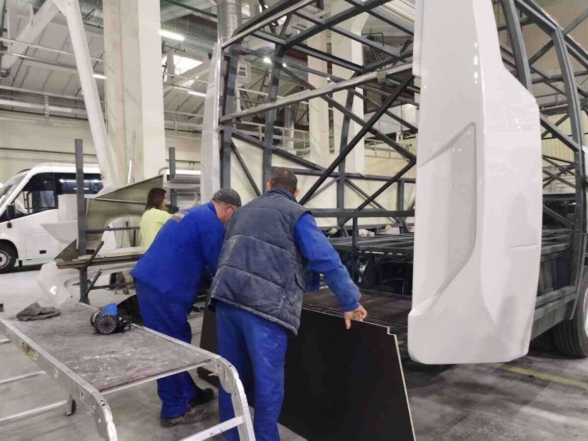 Китайская звезда в белорусском исполнении. В Борисове начали выпускать автобусы под новым брендом AVIOR