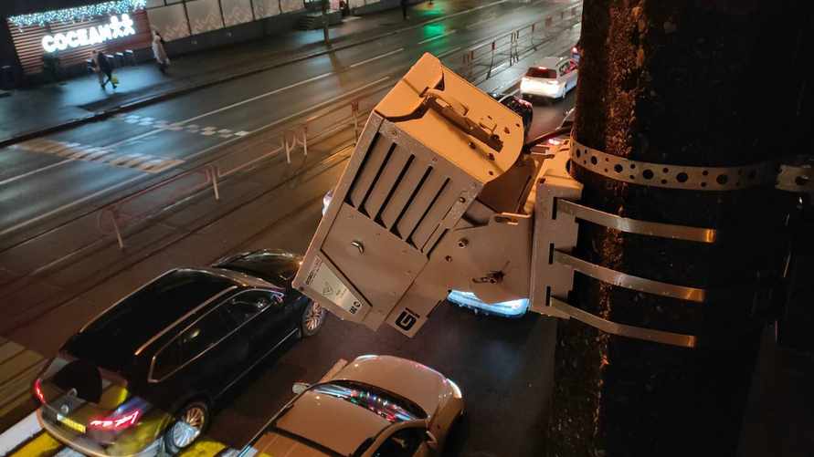 В Минске установили "пилотные" проекторы на дорогах. Когда по всей Беларуси?