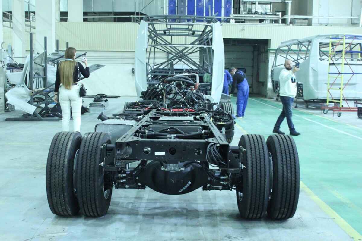 Китайская звезда в белорусском исполнении. В Борисове начали выпускать автобусы под новым брендом AVIOR