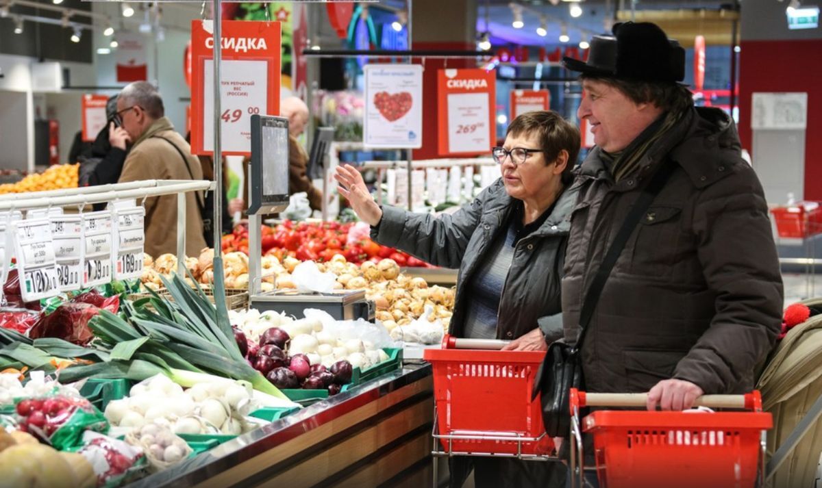 Как белорусам подготовиться к Новому году без лишних трат? Нашли 14 способов сэкономить на продуктах, декоре и подарках