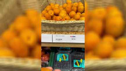 «Там в косточках золотой листок» —  Белоруска заметила в магазине абрикосы почти по 100 руб. за кг. Комментаторы в TikTok объяснили