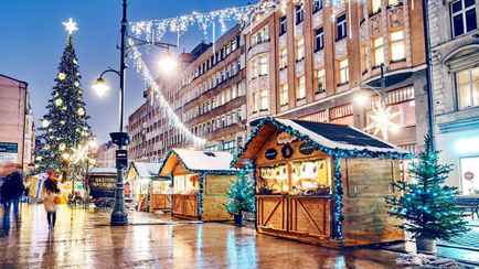 «Какая дикость» — В Польше ёлка в витрине магазина вызвала гнев покупателей