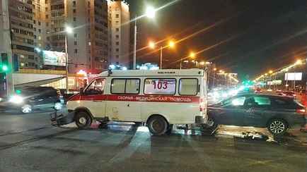 В Минске «скорая» врезалась в легковушку на перекрёстке