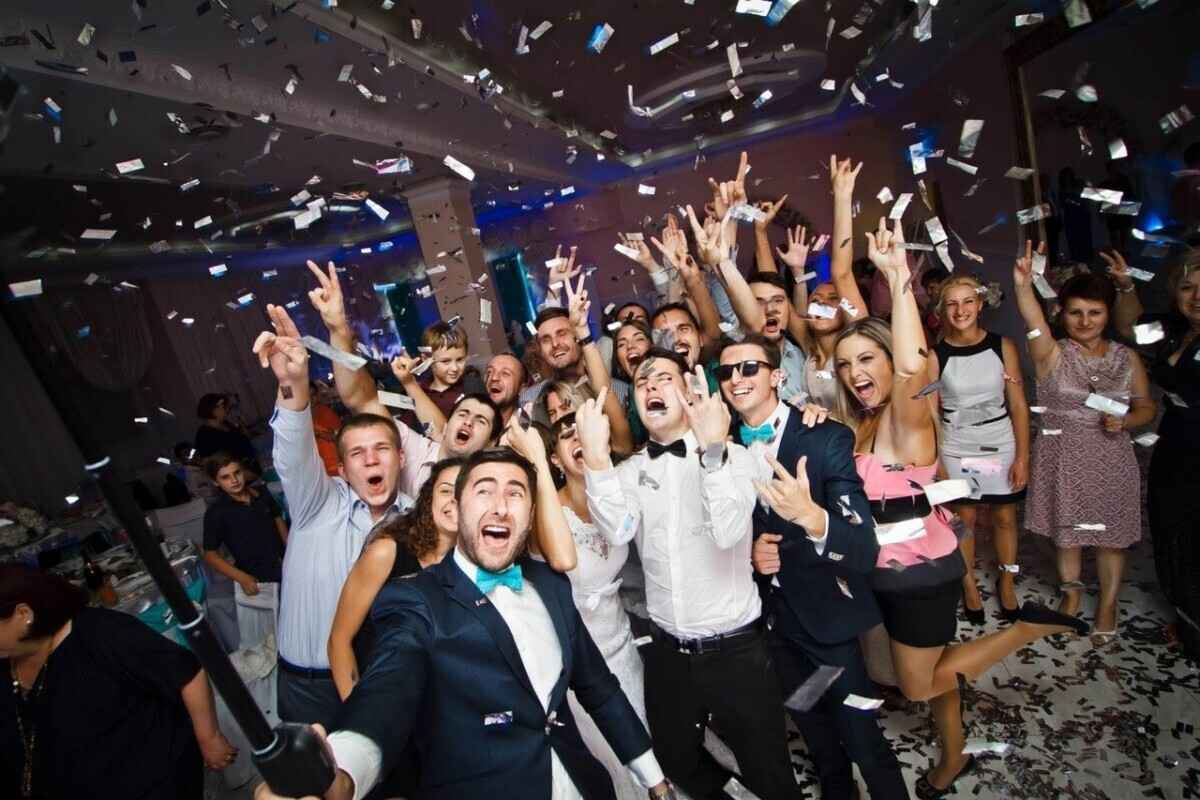 Во сколько обойдётся белорусам новогодний корпоратив? В МАРТ назвали свою стоимость