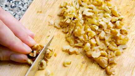 Грецкие орехи прогоркли и испортили блюдо? Вот какие 3 трюка уберут горечь