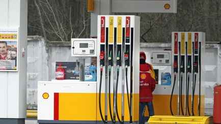 В России зафиксировали рекордный за 13 лет рост цен на бензин. Что случилось?