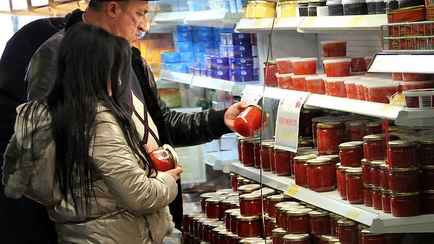 В МАРТ объяснили, почему икра в Беларуси подорожала на 33%. На что еще могут вырасти цены перед Новым годом?