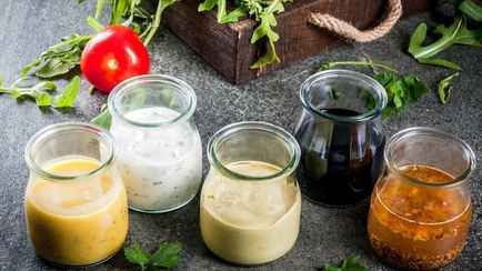 Чем заменить майонез в новогодних салатах? Нашли 5 заправок, благодаря которым вкус не пострадает