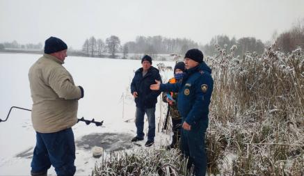 В одном из областных центров Беларуси ввели официальный запрет на выход на лёд. А штрафы будут?