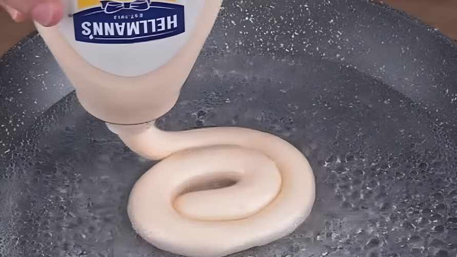 Зачем смешивать майонез с кипятком? Вы не поверите, какое вкусное блюдо получится
