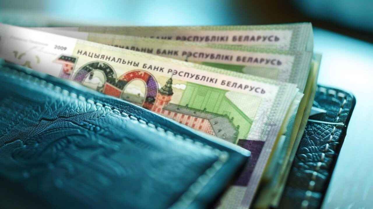 "Это привлекательно" — Русый раскрыл секрет, сколько получают директора предприятий в регионах Беларуси