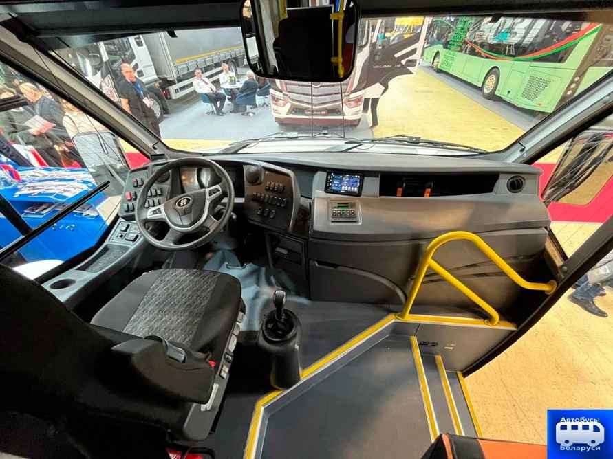 МЗКТ представил новую модификацию белорусского туристического автобуса