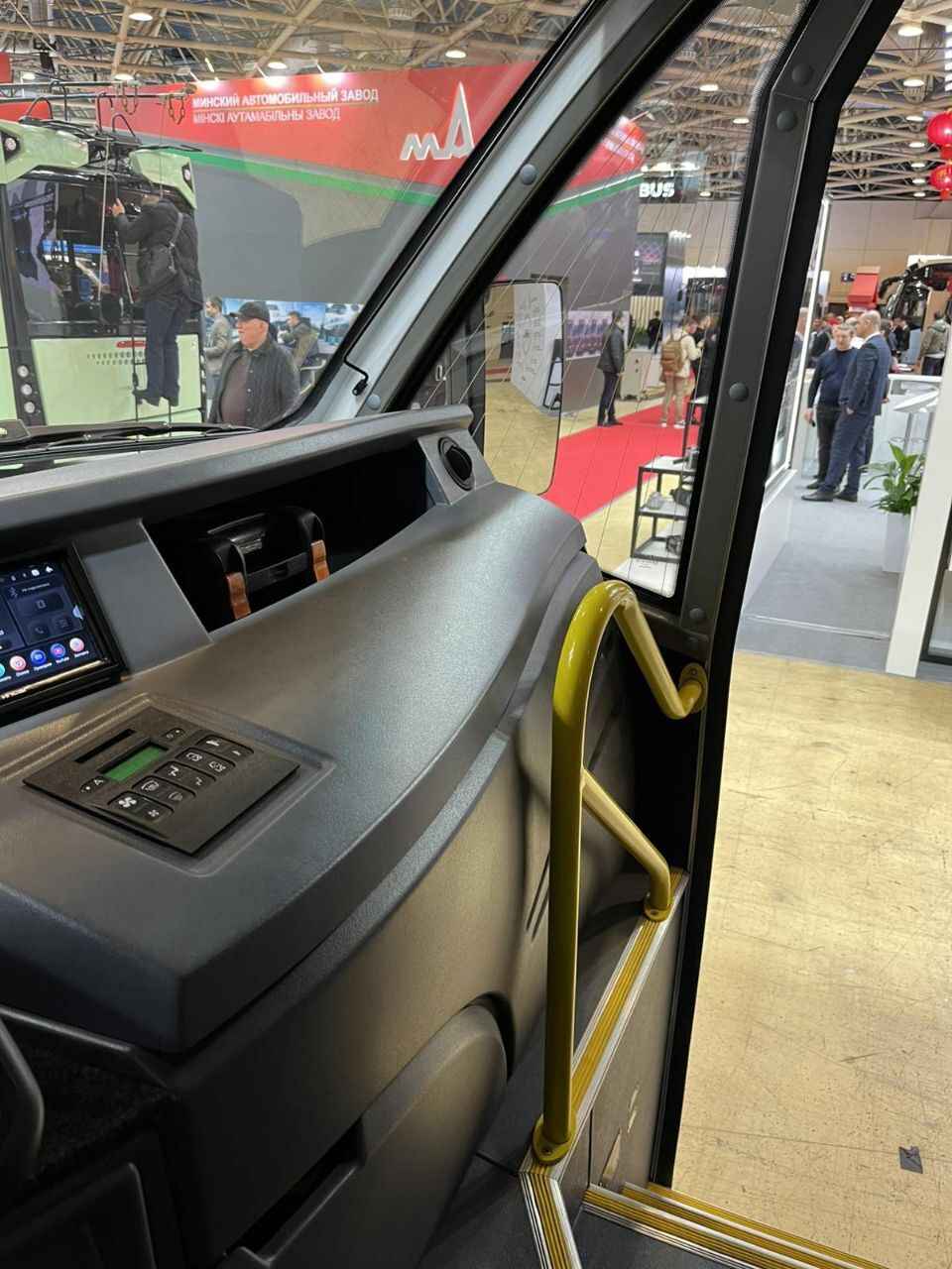 МЗКТ представил новую модификацию белорусского туристического автобуса