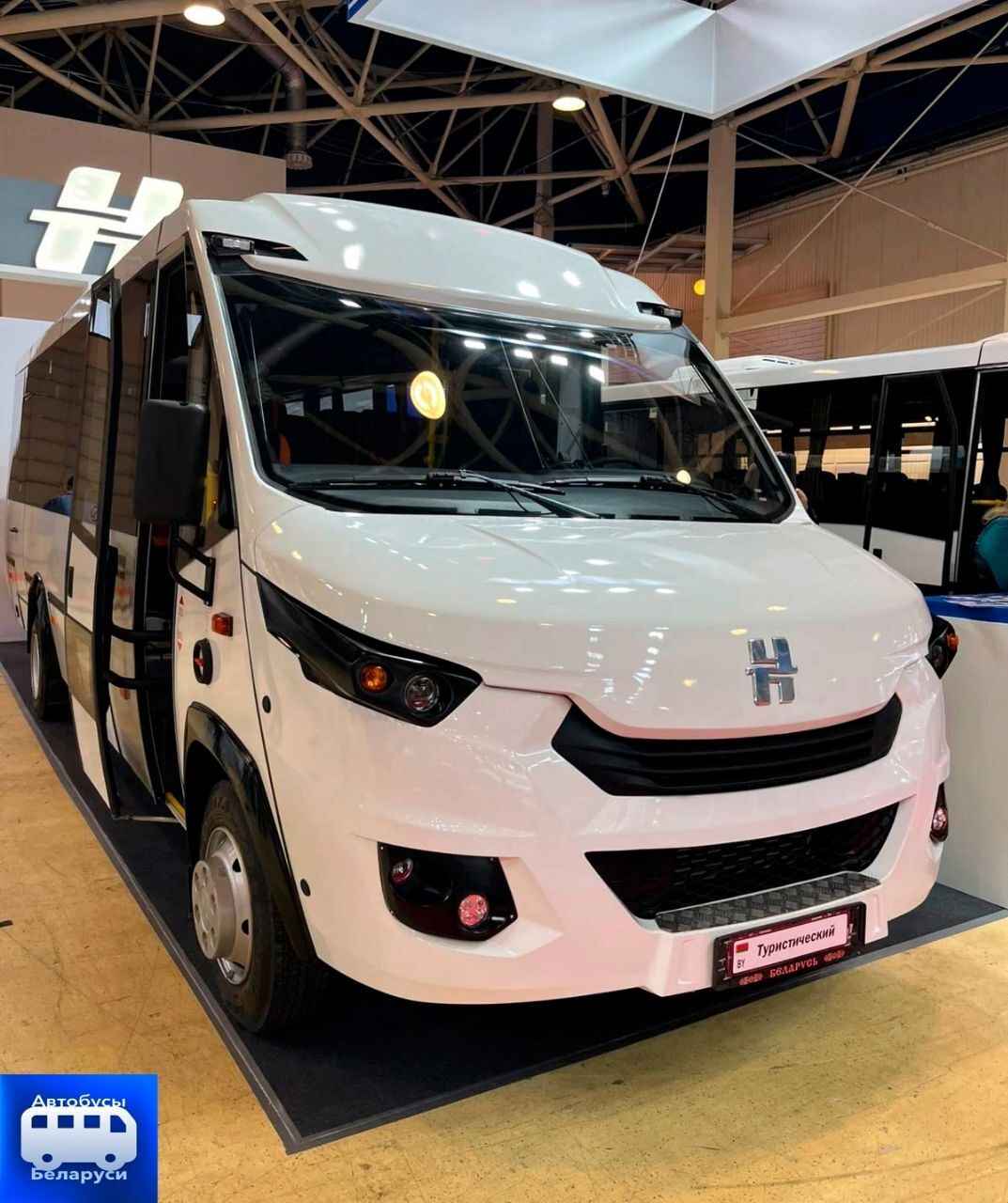 МЗКТ представил новую модификацию белорусского туристического автобуса