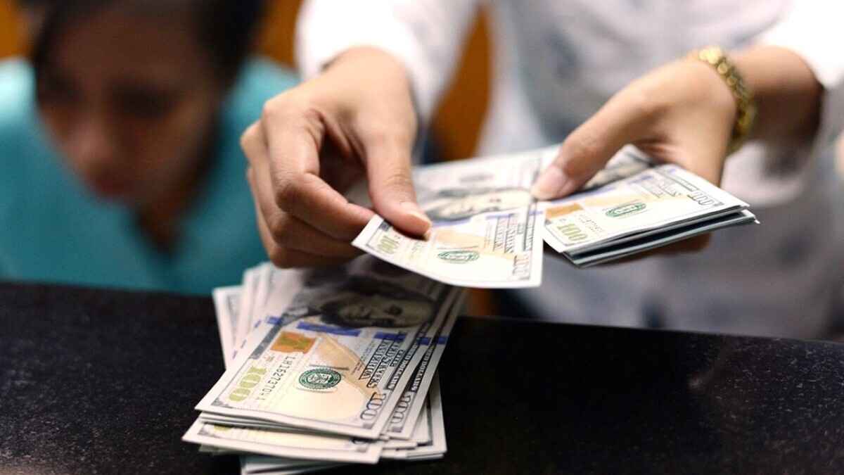 Евро в Беларуси упал на 0,41%, а российский рубль вырос на 0,08%. На сколько подорожал "американец"?