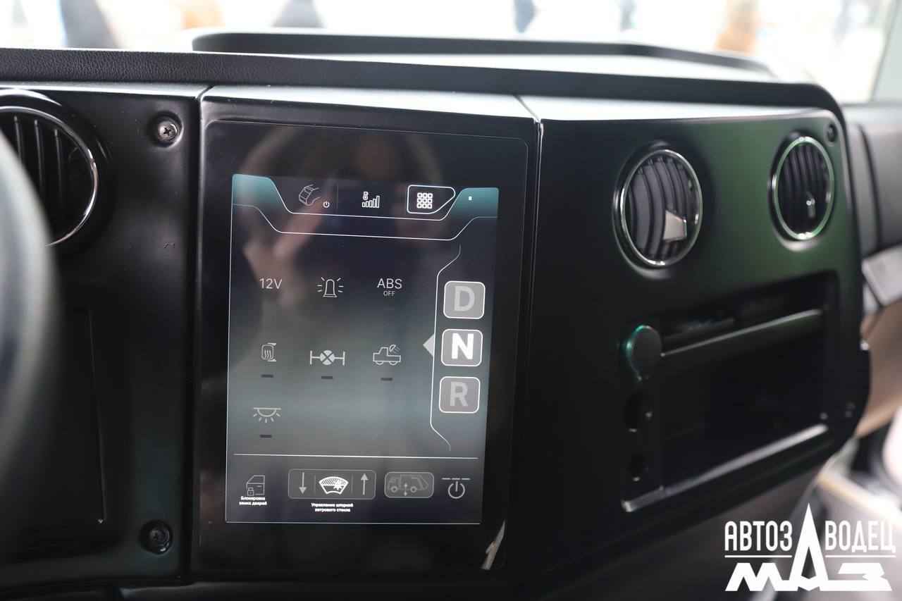 МАЗ показал свой новый электрический мусоровоз