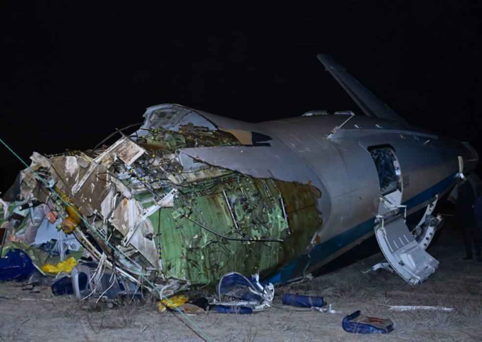 Власти Казахстана уточнили число погибших и выживших в крушении самолёта Embraer ERJ-190