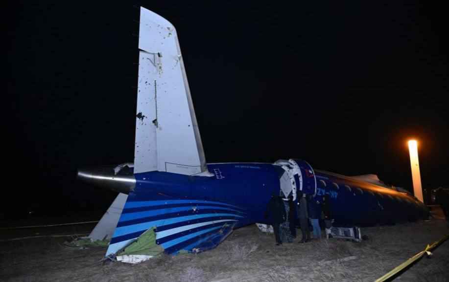 Власти Казахстана уточнили число погибших и выживших в крушении самолёта Embraer ERJ-190