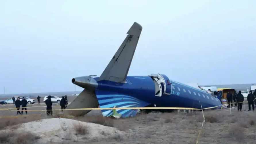 В России допросили диспетчера по делу о катастрофе азербайджанского самолёта. Что известно о ходе расследования?