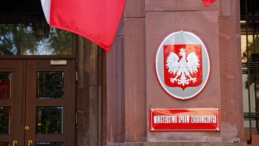 Польша отозвала посла из Венгрии из-за бежавшего туда бывшего замминистра