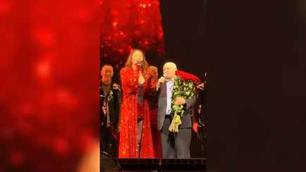 «И меня повело…» — Народный артист Беларуси Ханок спел вживую с Анной Асти