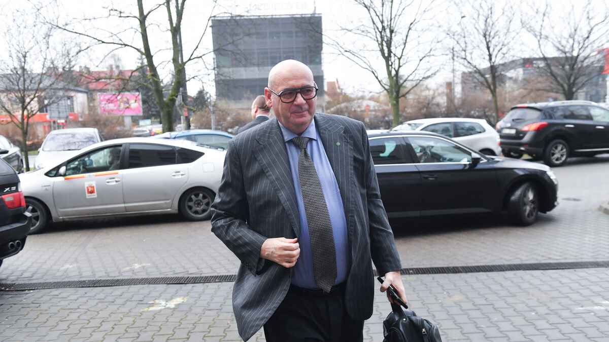 Вице-спикер Польши назвал нелегальных мигрантов на белоруско-польской границе "скотом"