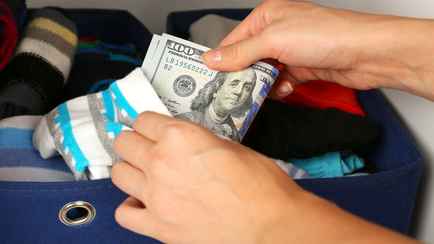 Доллар в Беларуси упал до минимума за 4 недели, а российский рубль достиг максимума за 12 дней. Что с евро?