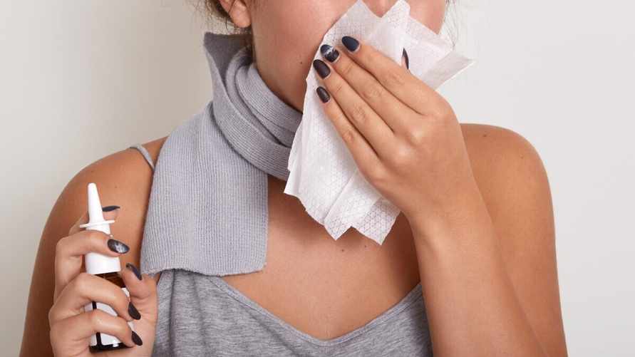 Чем отличаются капли в нос от спрея? Фармацевт объяснила, как не заработать "медикаментозный ринит"