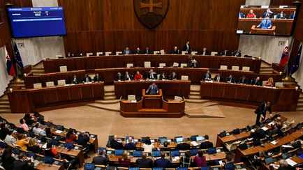 Премьер Словакии Фицо сорвал попытку вотума недоверия секретным докладом