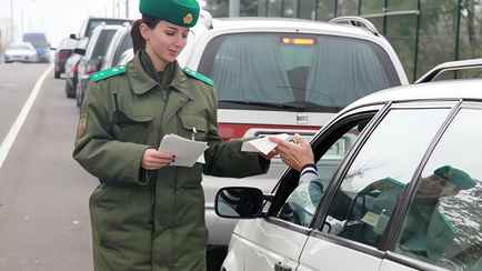 Таможня предупредила скопившихся на границе белорусов о штрафах. За что от 180 рублей?