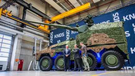 Германия передала Украине первую новую колесную гаубицу RCH 155