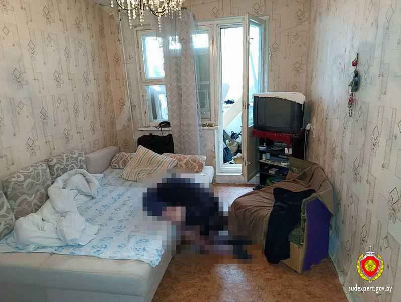 Мужчина купил квартиру в Минске и обнаружил в ней два трупа в стадии гнилостных изменений. Что случилось?