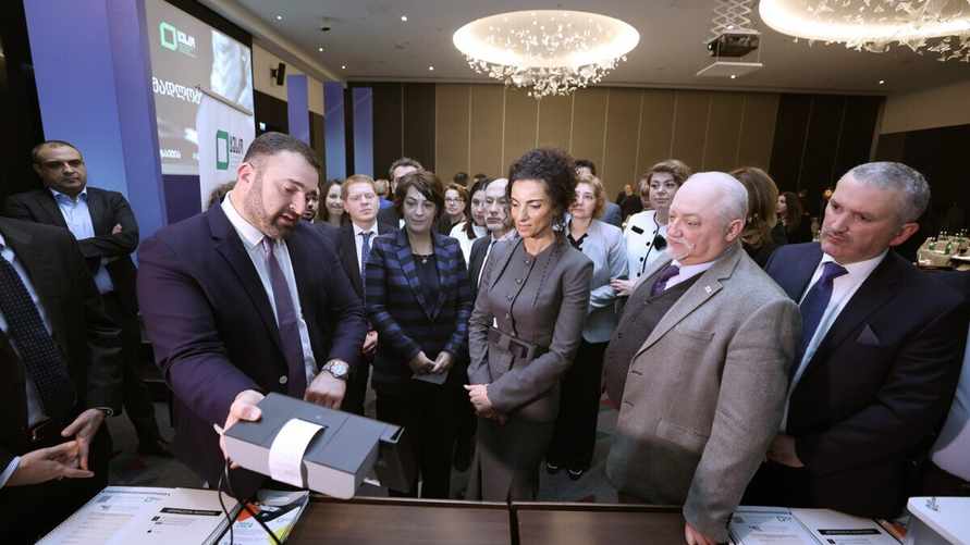 Парламент Грузии предложил вооружить пистолетами членов ЦИК