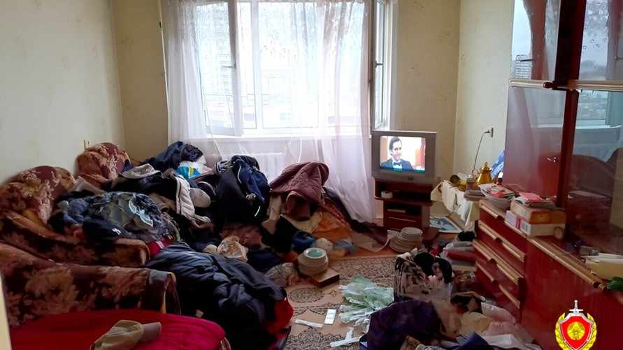 Мужчина купил квартиру в Минске и обнаружил в ней два трупа "в стадии гнилостных изменений". Что случилось?